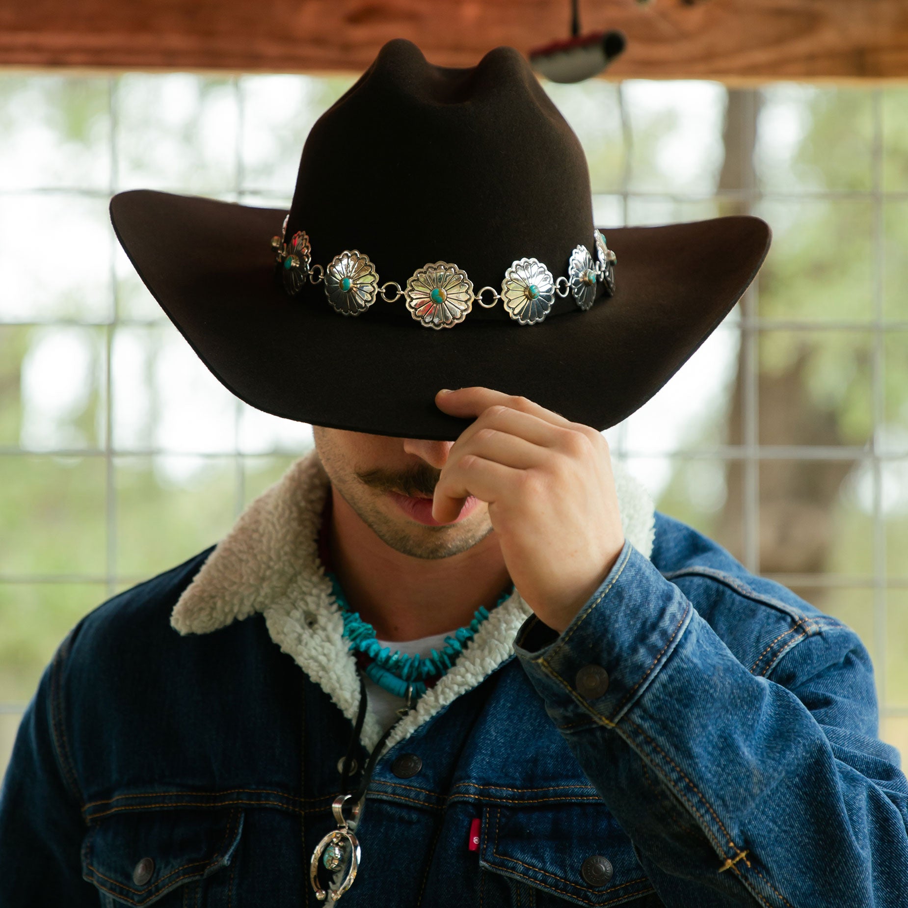 Nizhóní Navajo Turquoise Concho Hat Band